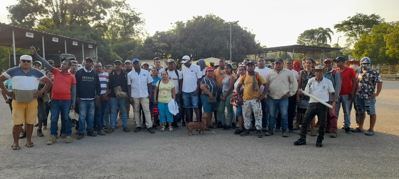 Protesta de comunidades en la sede de Cerro Matoso.