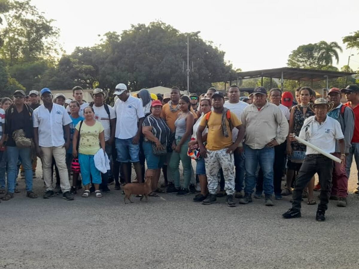 A pesar de acercamientos, comunidades mantienen bloqueo a la operación de Cerro Matoso