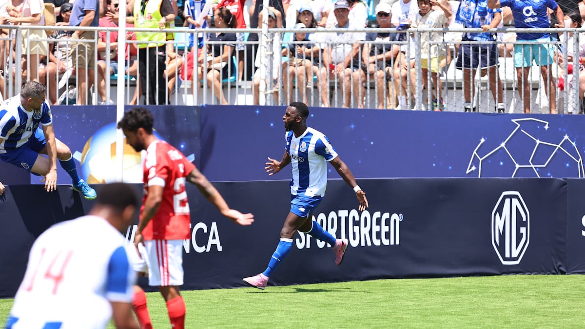 Video: Jackson Martínez sigue intacto y marcó golazo de chilena en clásico ante Benfica