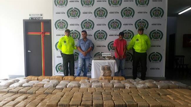 El alijo, que se encontraba prensado y empacado en 15 bultos, fue valorado por la Policía en 300 millones de pesos. Foto: Policía Valle del Cauca