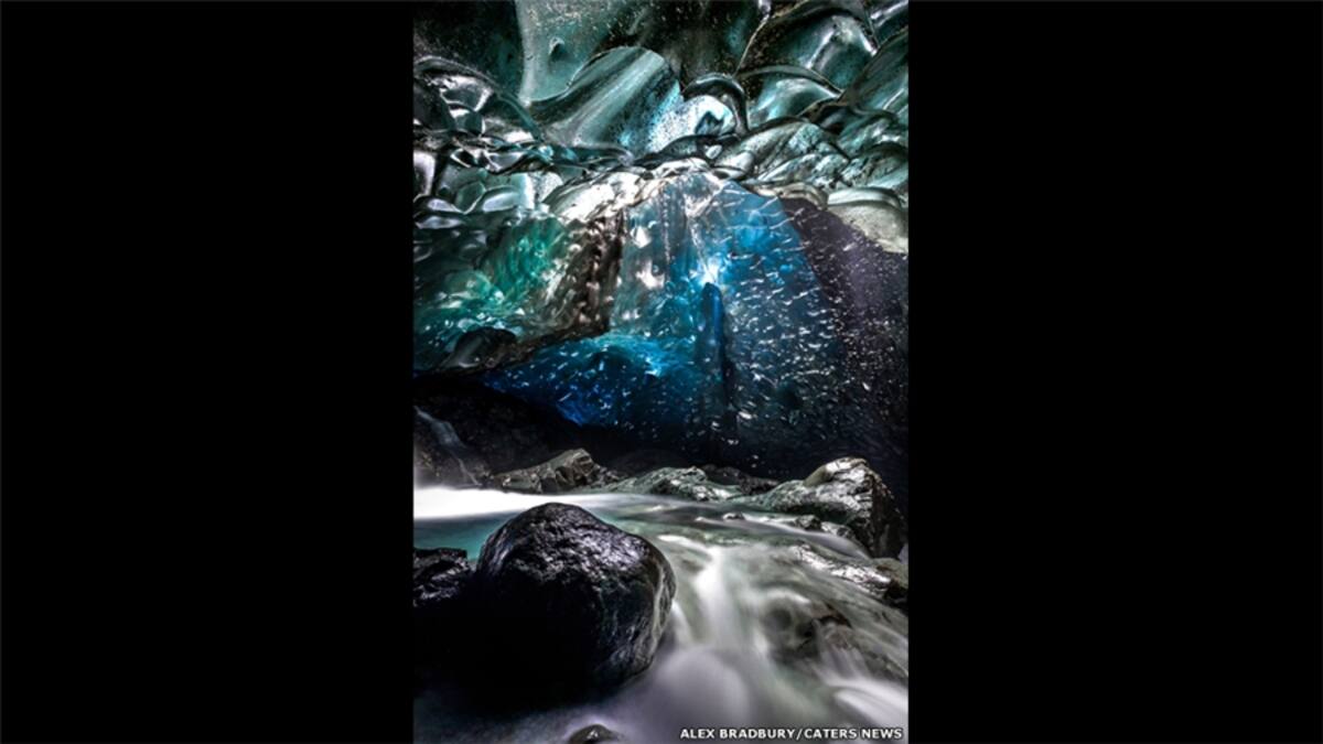 Los microorganismos que se originan en el agua líquida han encontrado una manera de adaptarse a una nueva vida cuando su hogar acuoso se congela.