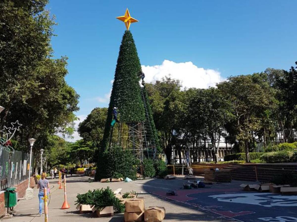 En la UIS tienen árbol de navidad