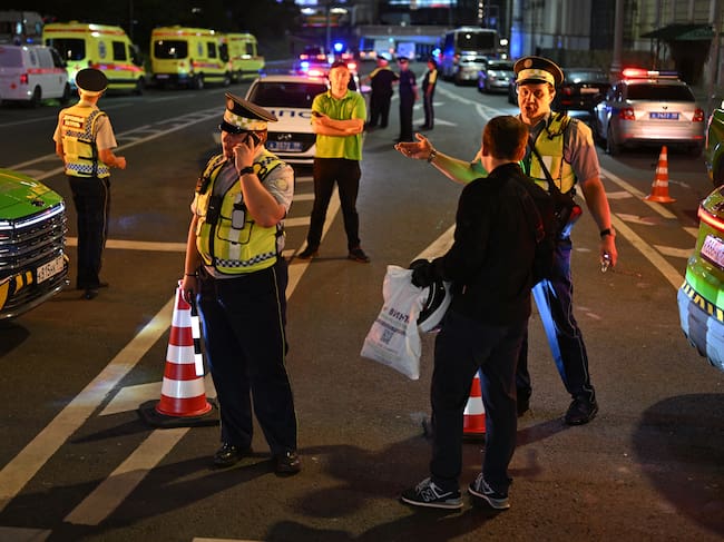 El Comité Nacional Antiterrorista ruso confirmó que la explosión ocurrió por cuenta de una bomba casera que fue detonada en un restaurante.
(Foto: Natalia Kolesnikova/Anadolu via Getty Images)