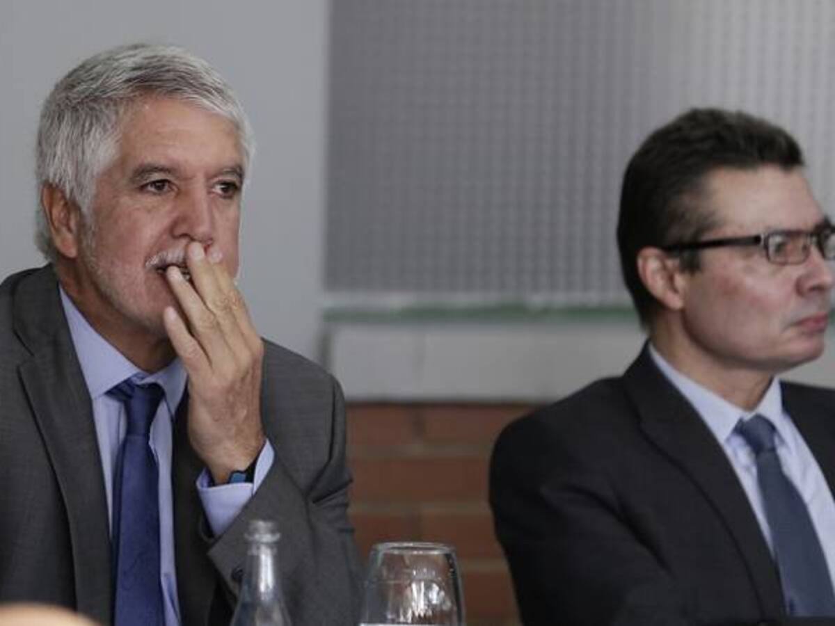 Peñalosa sobrevuela Bogotá para verificar recolección de basuras