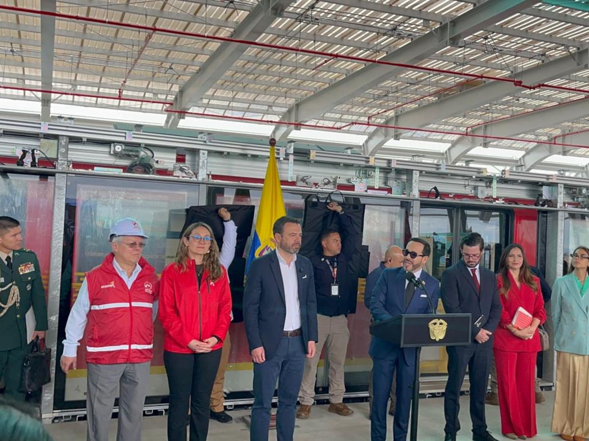 De la Espriella recorrió por primera vez el metro de Bogotá y anunció avances para las líneas 2 y 3