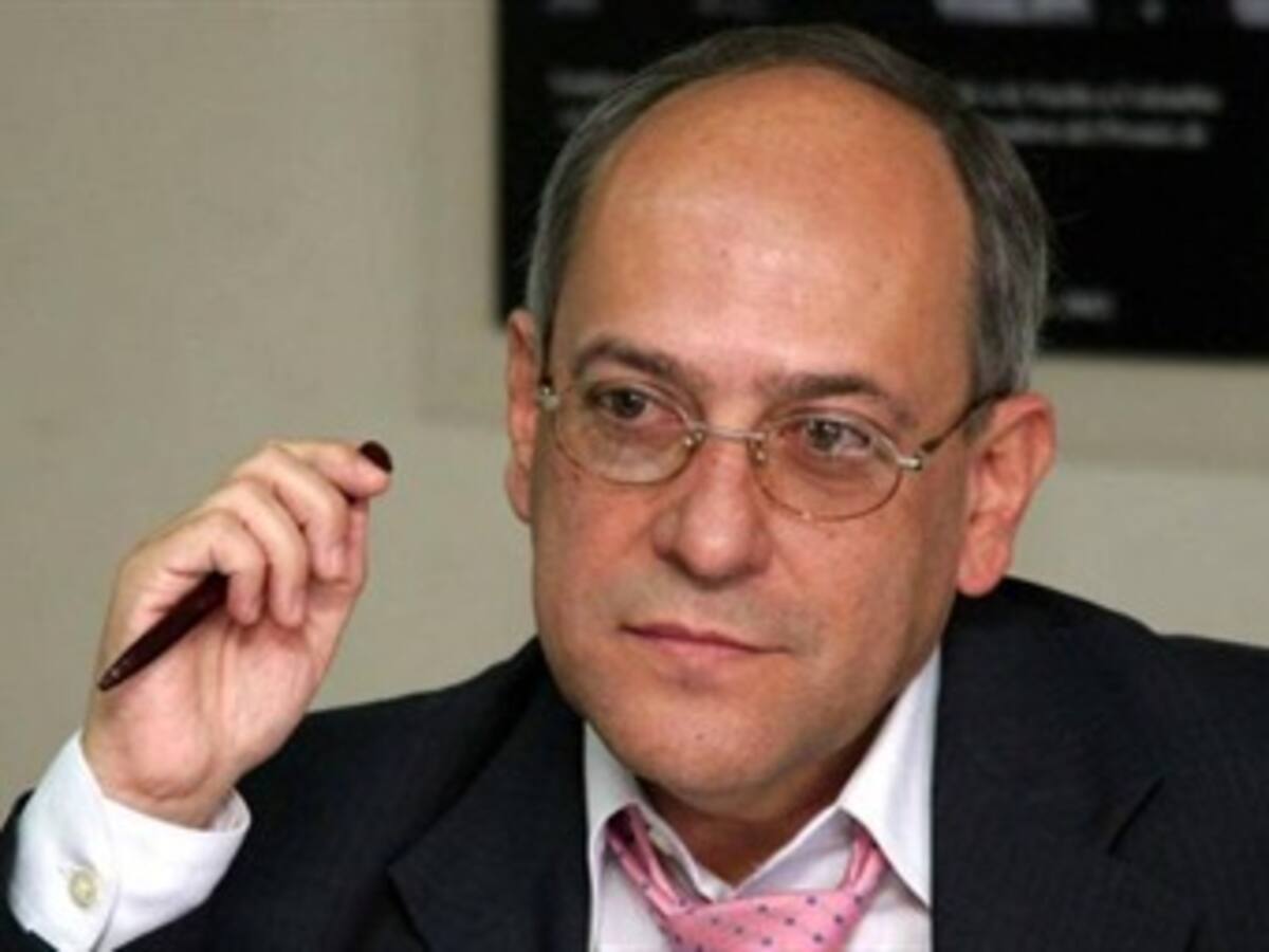 Habrá que buscar políticos en otro planeta: hermano de José Obdulio Gaviria