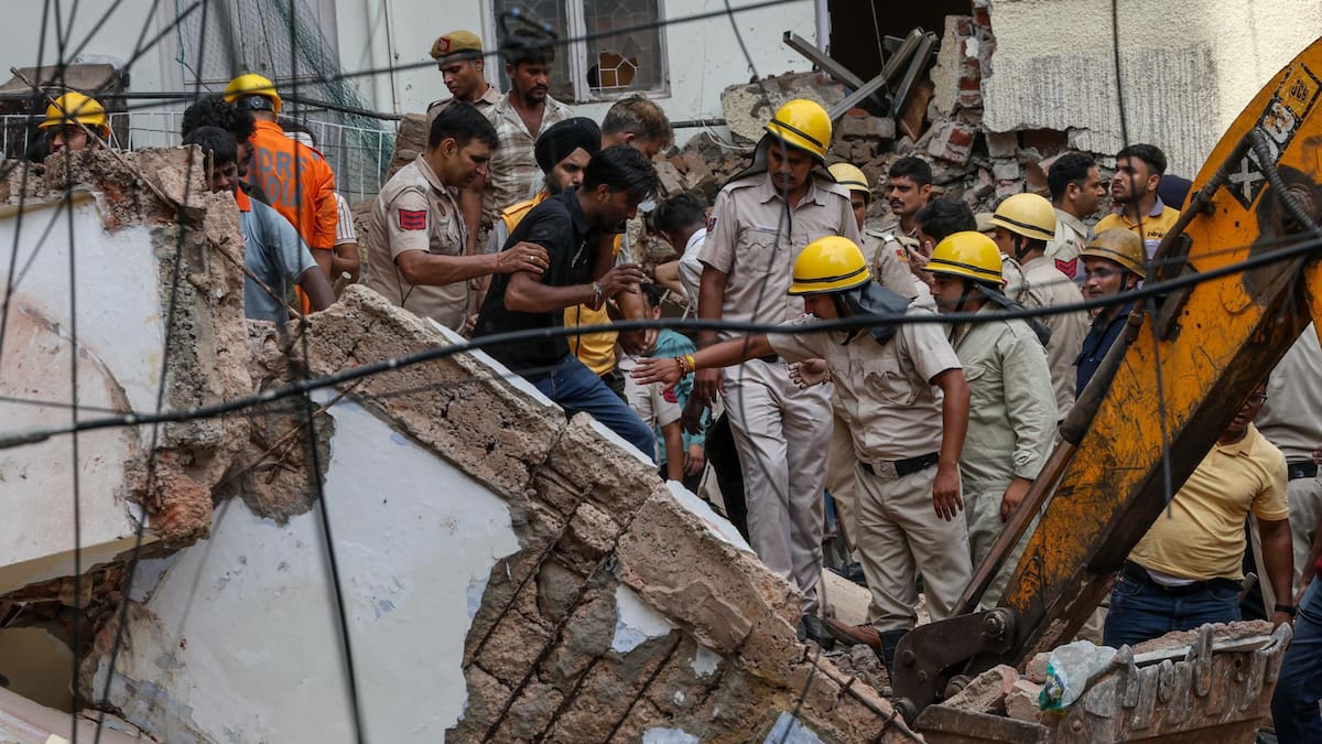 Suben a 7 los muertos por el derrumbe de un hostal universitario en India