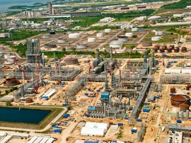 Fiscalía tiene tres líneas de investigación por escándalo de Reficar