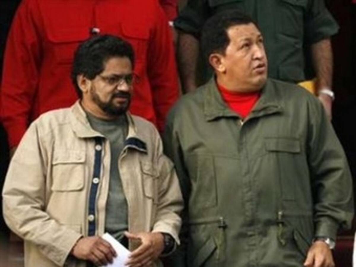 El que tiene las llaves de la paz es Chávez: Óscar Iván Zuluaga