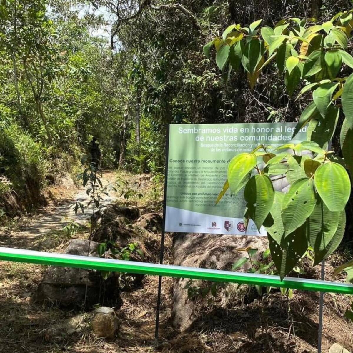 Con sendero ecológico libre de minas conmemoran a las víctimas del conflicto en San Luis