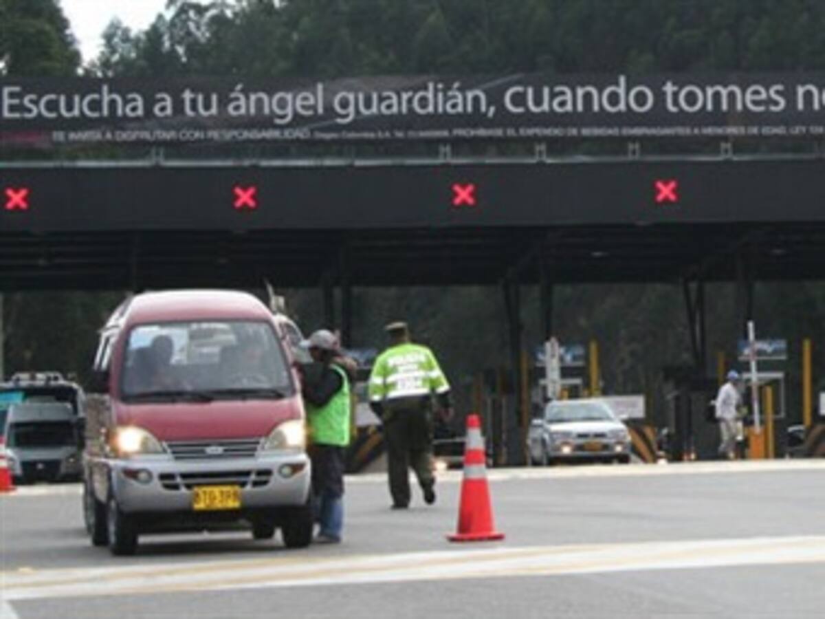 En Colombia se movilizarán hoy cerca de un millón de vehículos: Policía de Carreteras