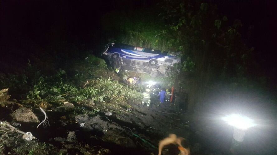 Accidente de bus interdepartamental que cayó al abismo dejó tres muertos y 26 heridos. Foto: Suministrada por Nataly Ayala