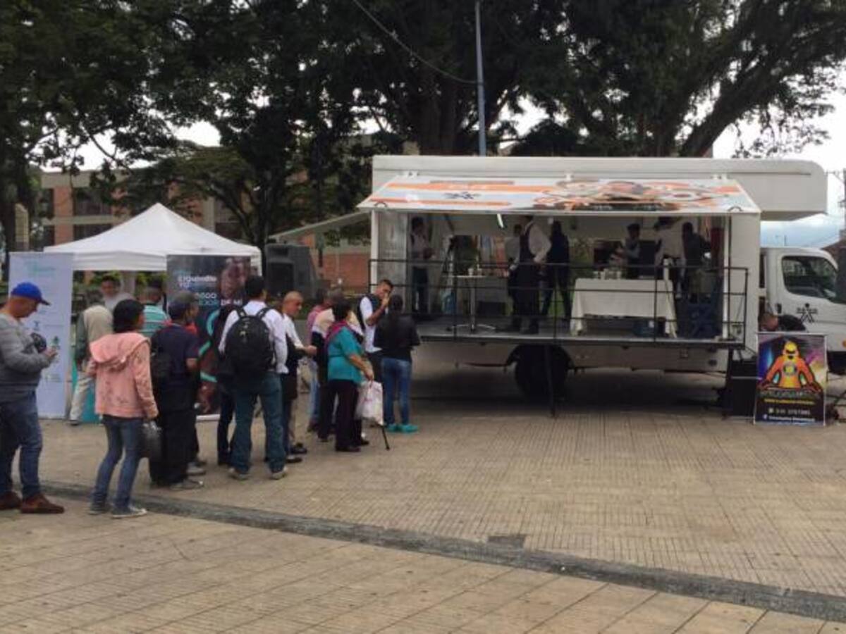 3000 tazas con café entregaron en Armenia en el día internacional del café