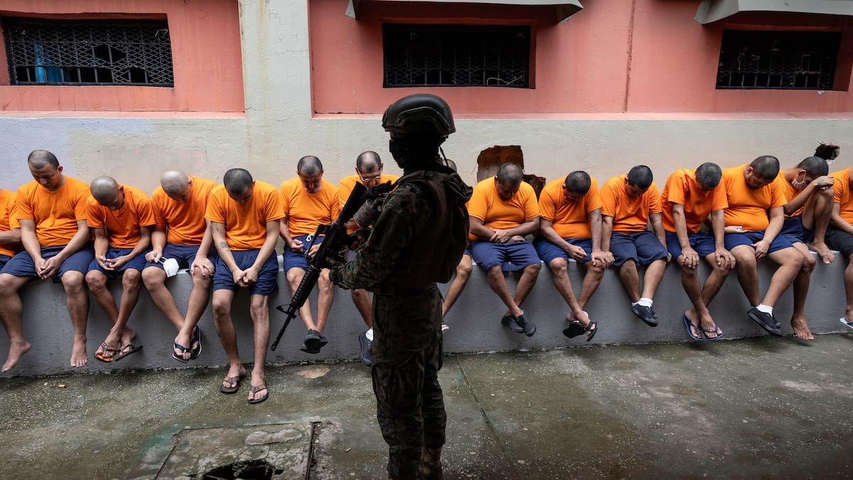 Ecuador otorgará inmunidad a extranjeros que “colaboren en guerra” contra crimen organizado