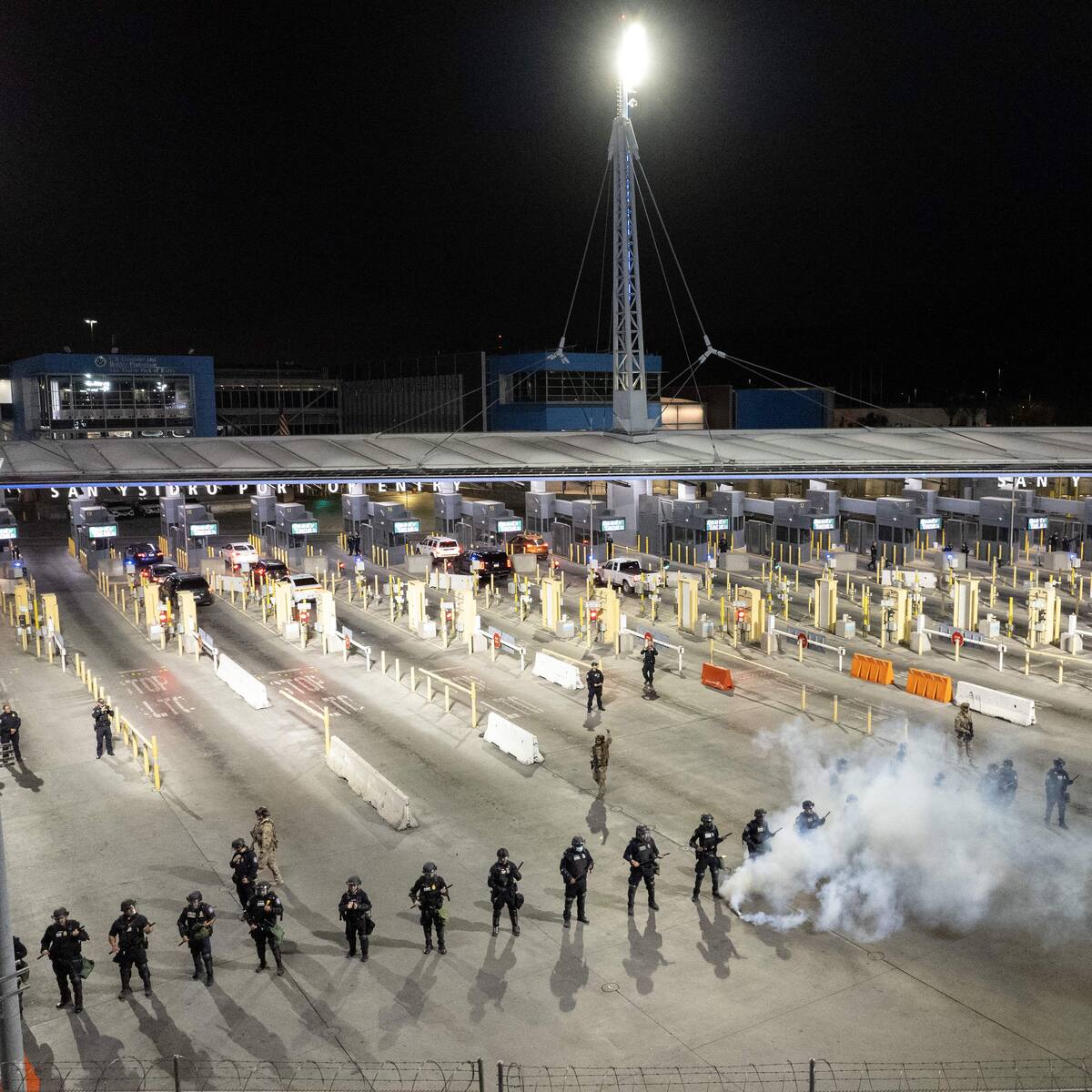 EE.UU. refuerza la seguridad en frontera y aumenta capacidad en centros de detenciones