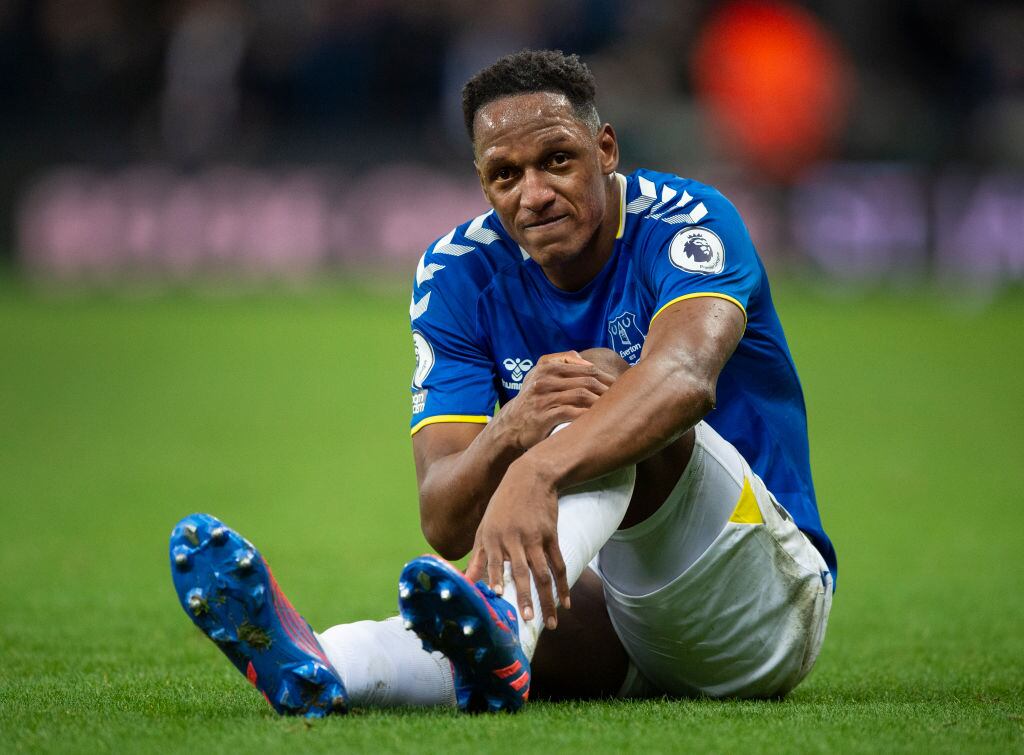 Yerry Mina durante un partido del Everton (Photo by Joe Prior/Visionhaus via Getty Images)