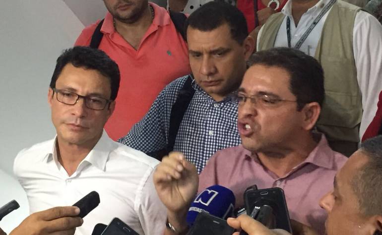 Exalcalde Carlos Caicedo y alcalde Rafael Martínez. /FOTO CARACOL RADIO