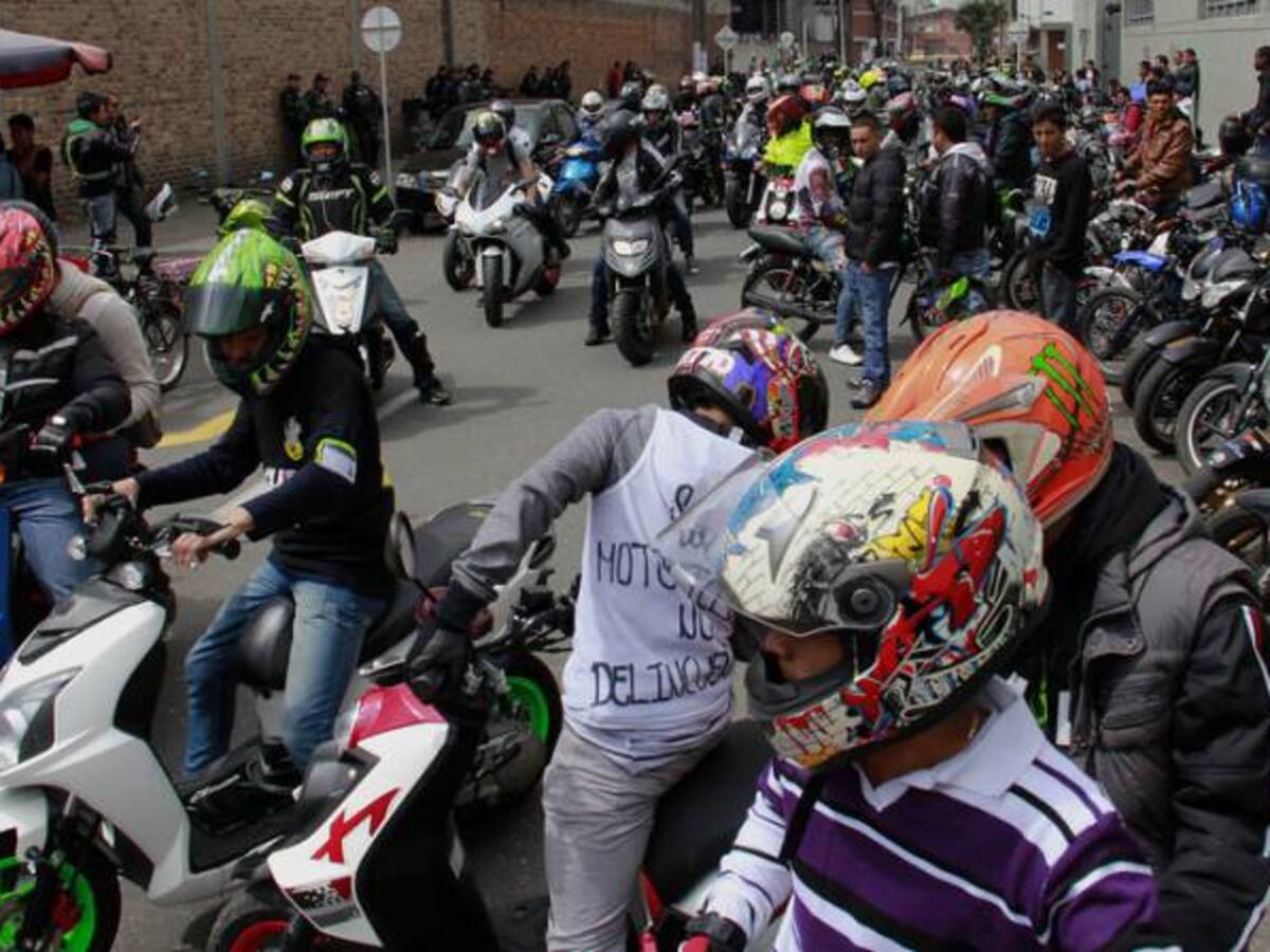 Motociclistas de Ibagué inconformes por levantamiento parcial de medida de restricción de parrillero hombre