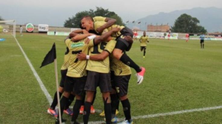 Itagüí se aprovechó del desorden defensivo de Junior y lo goleó