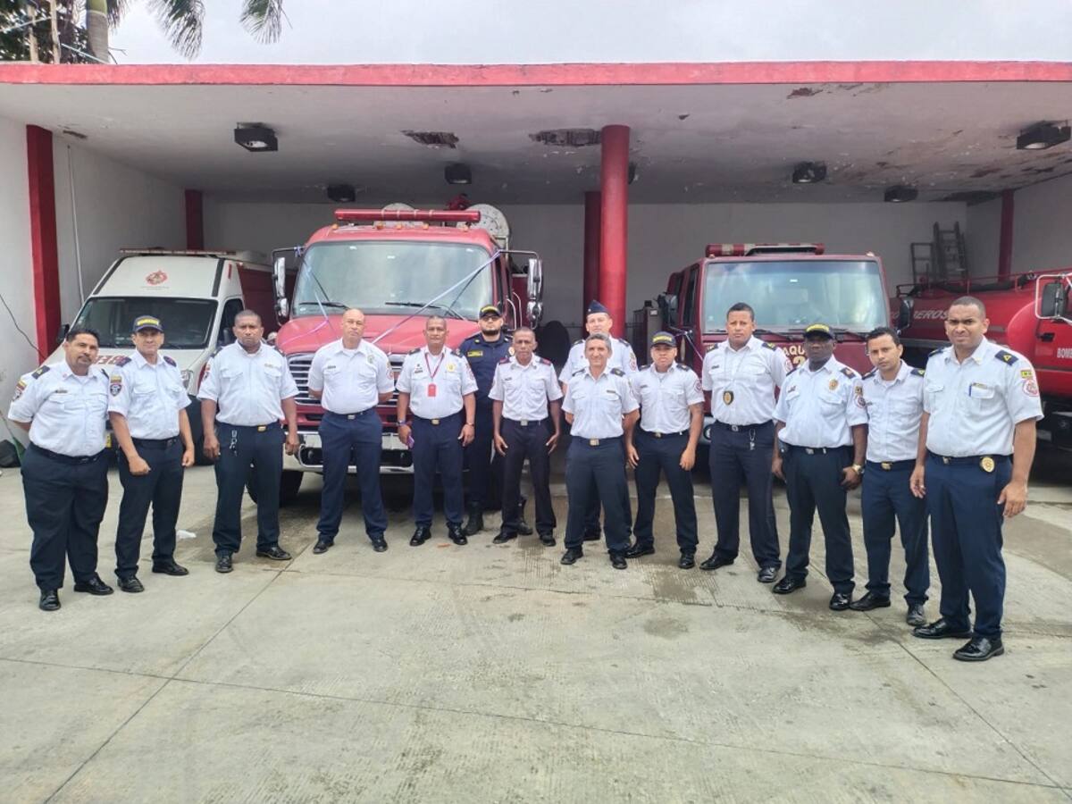 Cuatro bomberos heridos tras accidente por falla mecánica de una máquina