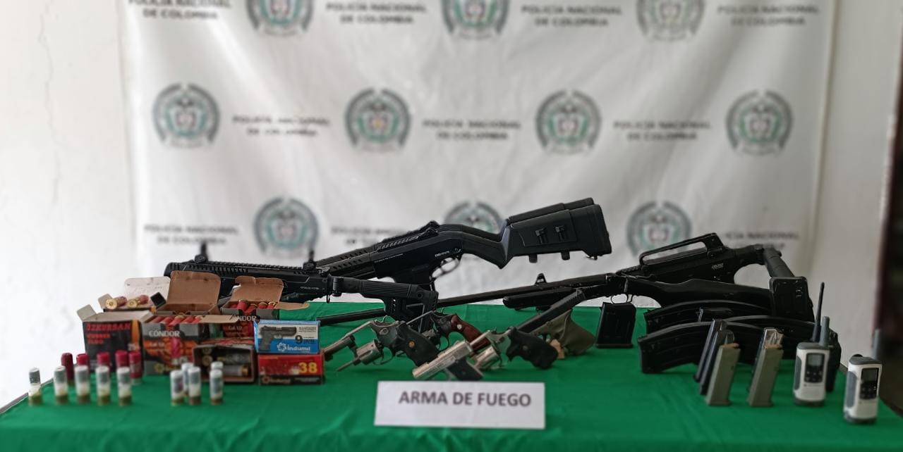 Armamento incautado en una finca en Polonuevo, Atlántico./Policía Departamental