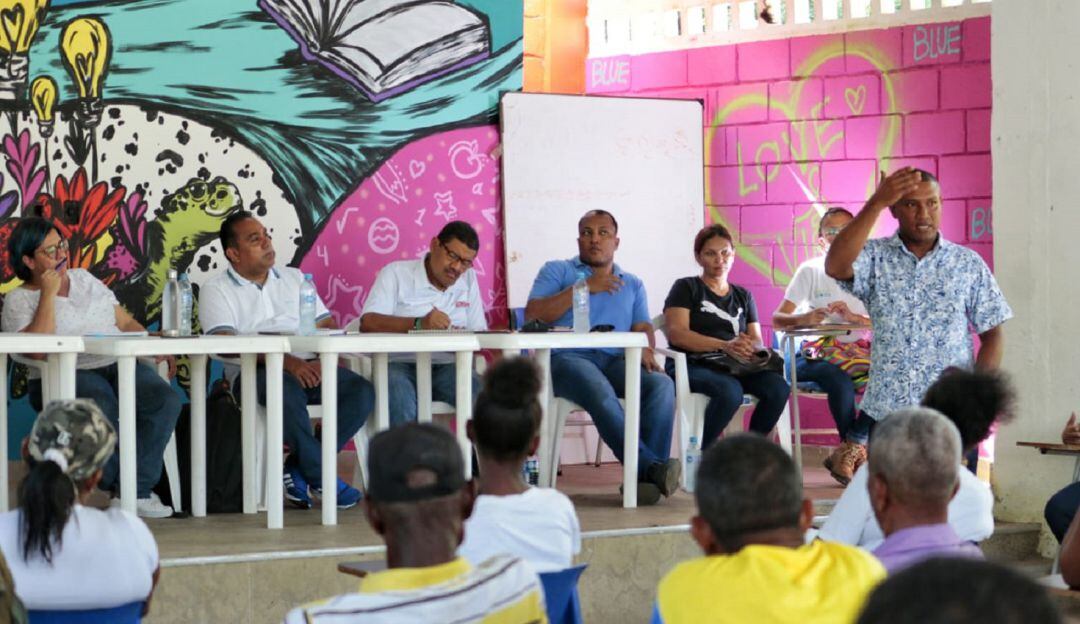 Por su parte, Distriseguridad se comprometió a estudiar la viabilidad técnica de colocar y conectar cámaras de seguridad a la Policía