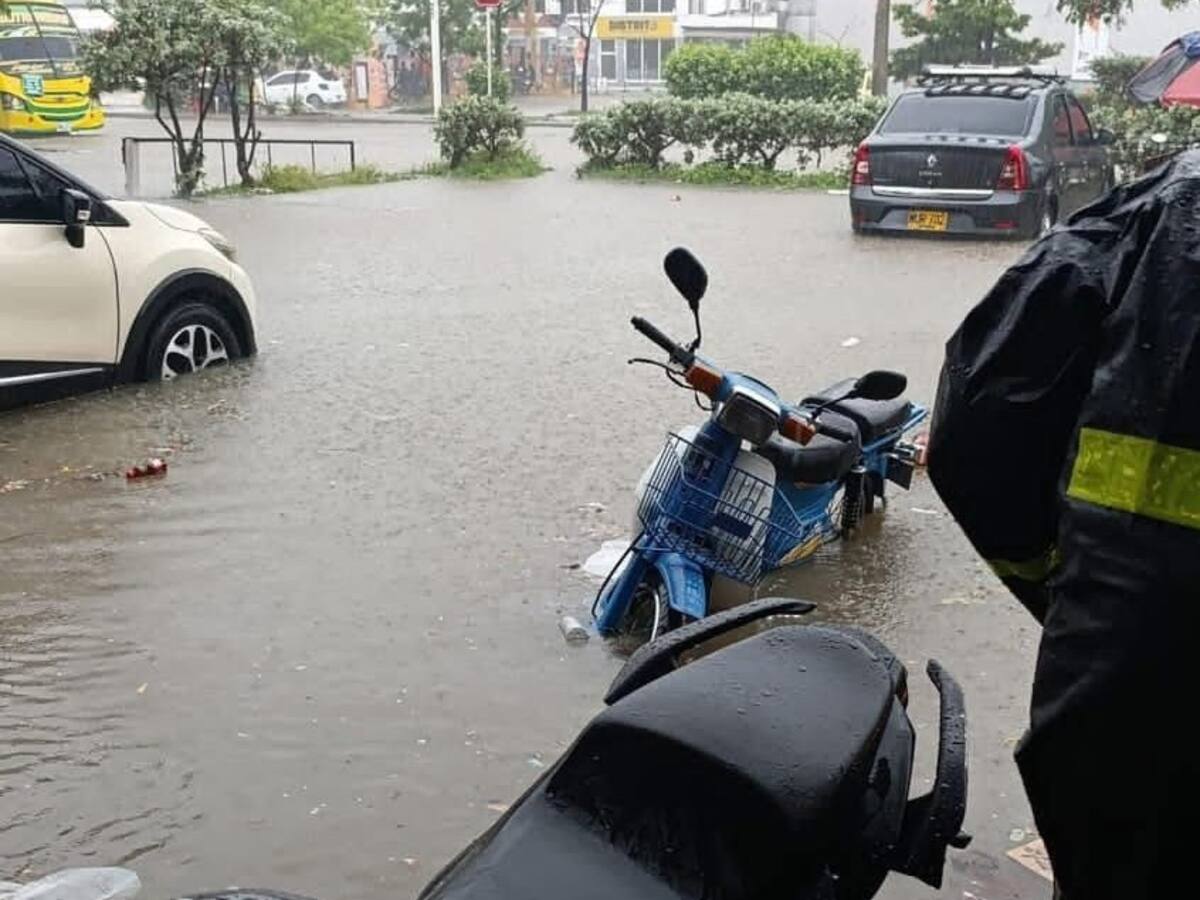 Autoridades atienden emergencias por fuertes lluvias en Cartagena