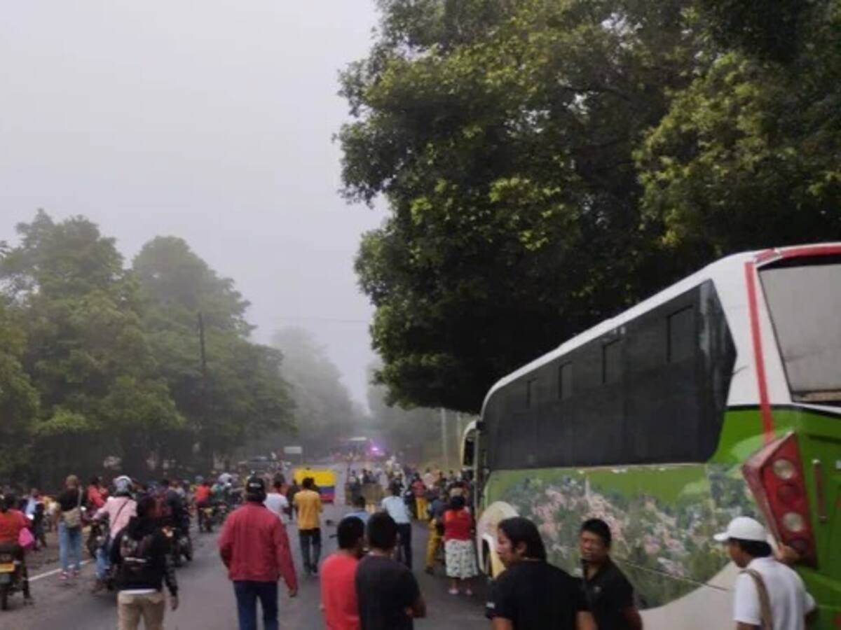 Segundo día de bloqueos en la vía Bucaramanga - Barrancabermeja