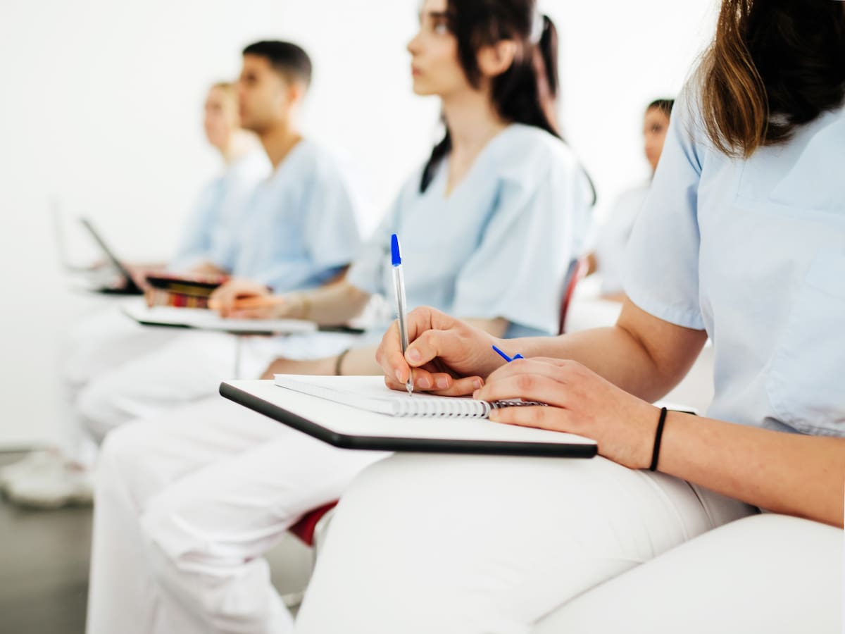 Las 5 mejores carreras para estudiar en España: esto costarían