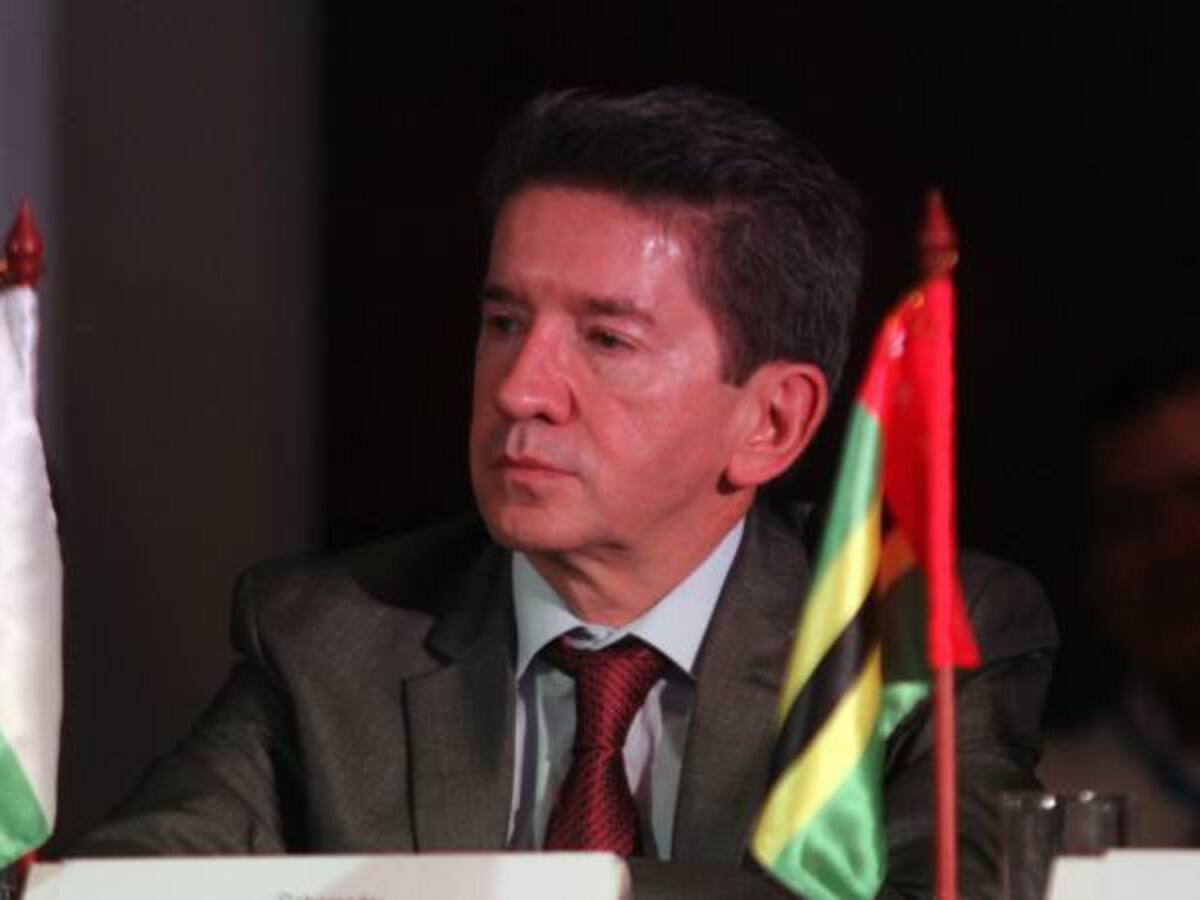 Todo espacio que dejen las Farc lo tenemos que cubrir con la legalidad y la institucionalidad: Luis Pérez