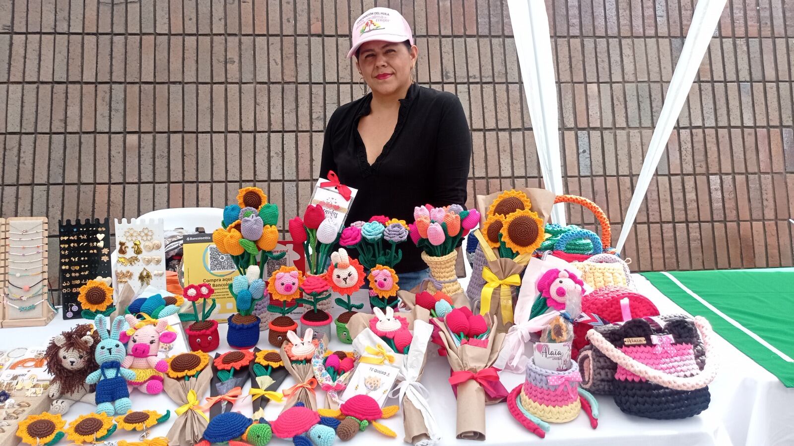 Un espacio generado por la Secretaría de la Mujer, Familia e Inclusión Social, con el que se busca apoyar la labor de las mujeres huilenses que con sus emprendimientos, no solo mejoran su calidad de vida y la de sus familias, sino que también aportan al crecimiento de la región.