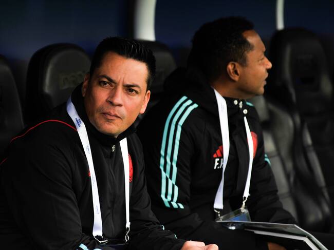 Héctor Cardenas, entrenador de la Selección Colombia Sub-23. (Photo by Sebastian Barros/NurPhoto via Getty Images)