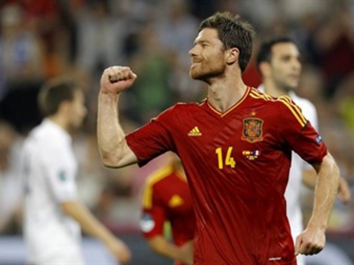 Xabi Alonso marcó dos goles en su partido 100 con España