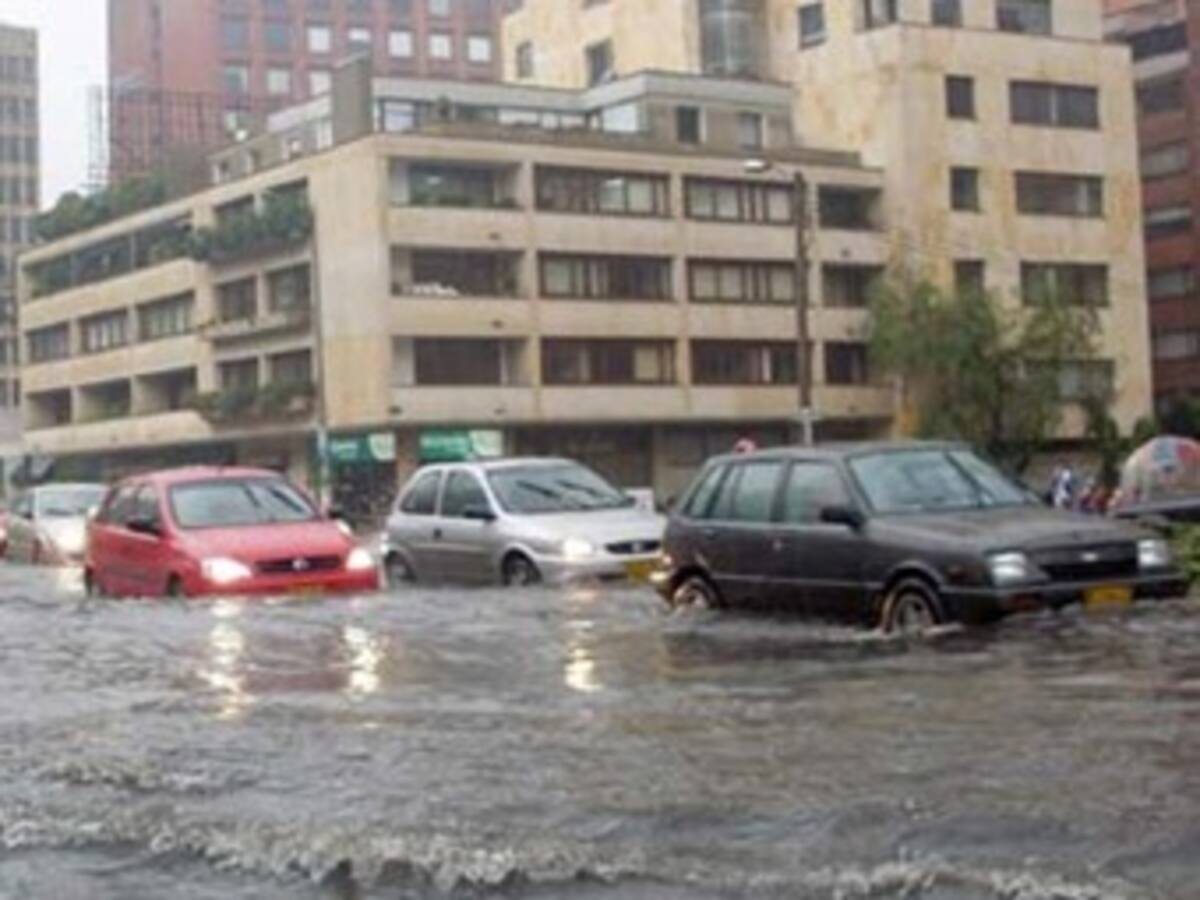 Inundaciones en 25 sectores de Bogotá