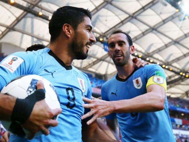 Uruguay sella su clasificación a octavos tras vencer a Arabia