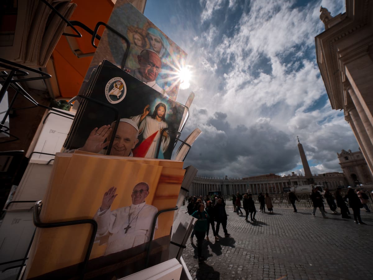 “Papa Francisco no piensa renunciar y sigue mejorando”: cardenal argentino