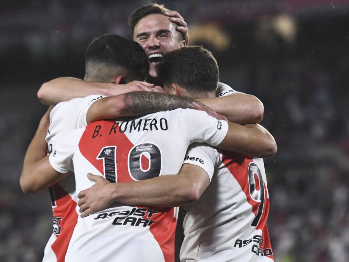 Con Palavecino figura, River goleó a Argentinos y se acerca al título