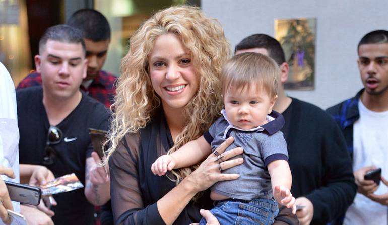 Shakira junto a su hijo pequeño Sasha.