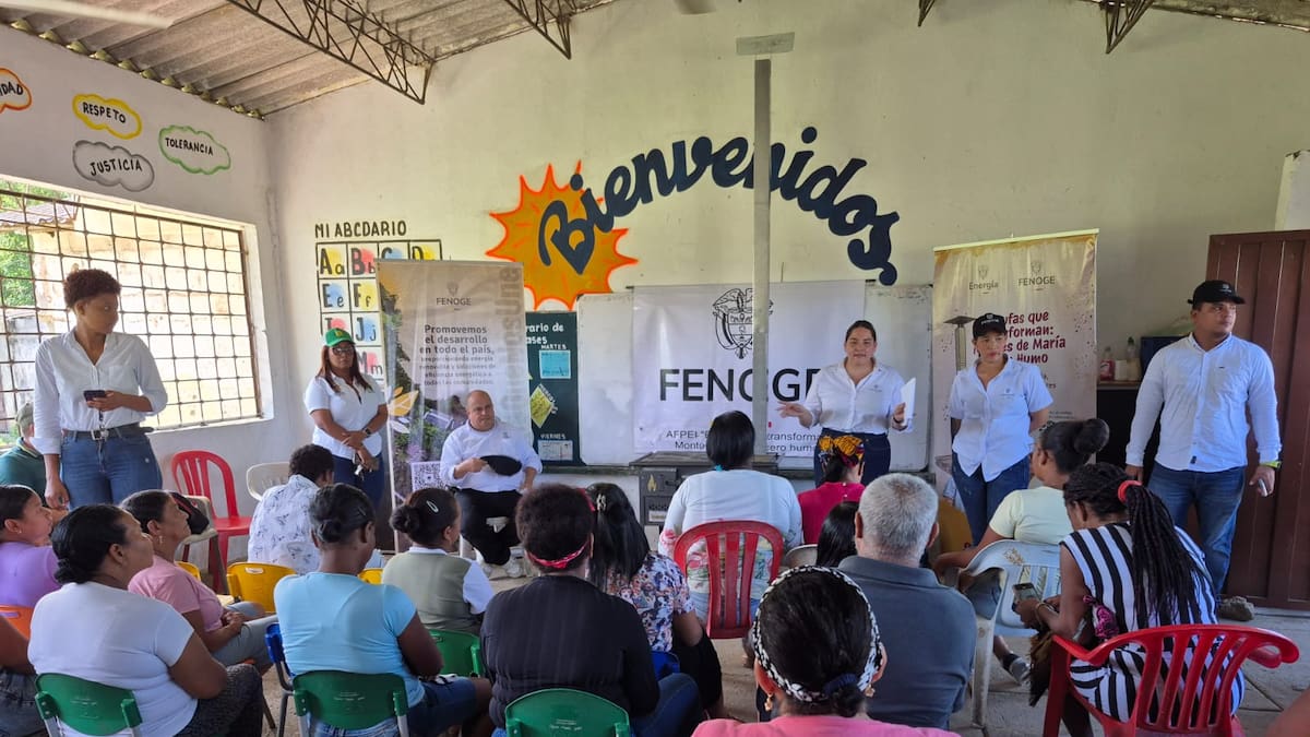 En María la baja Socializan proyecto de estufas para la zona rural