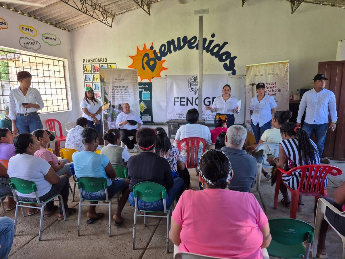 En María la baja Socializan proyecto de estufas para la zona rural