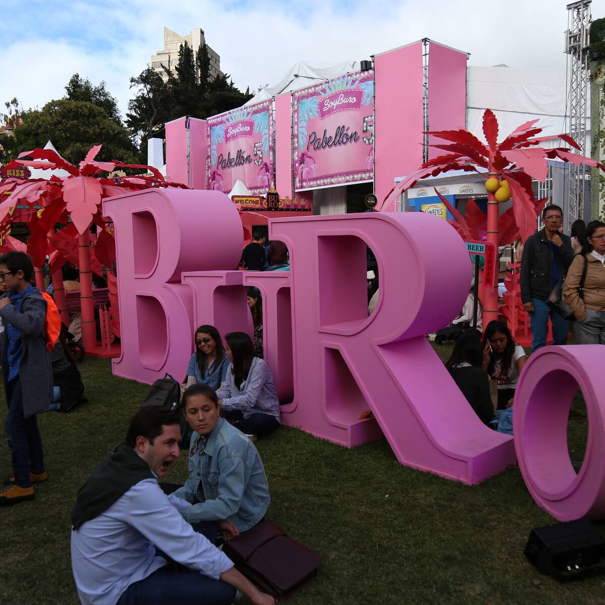 Polémica en Feria Buró Bogotá: emprendedores denuncian malos tratos y pérdidas millonarias