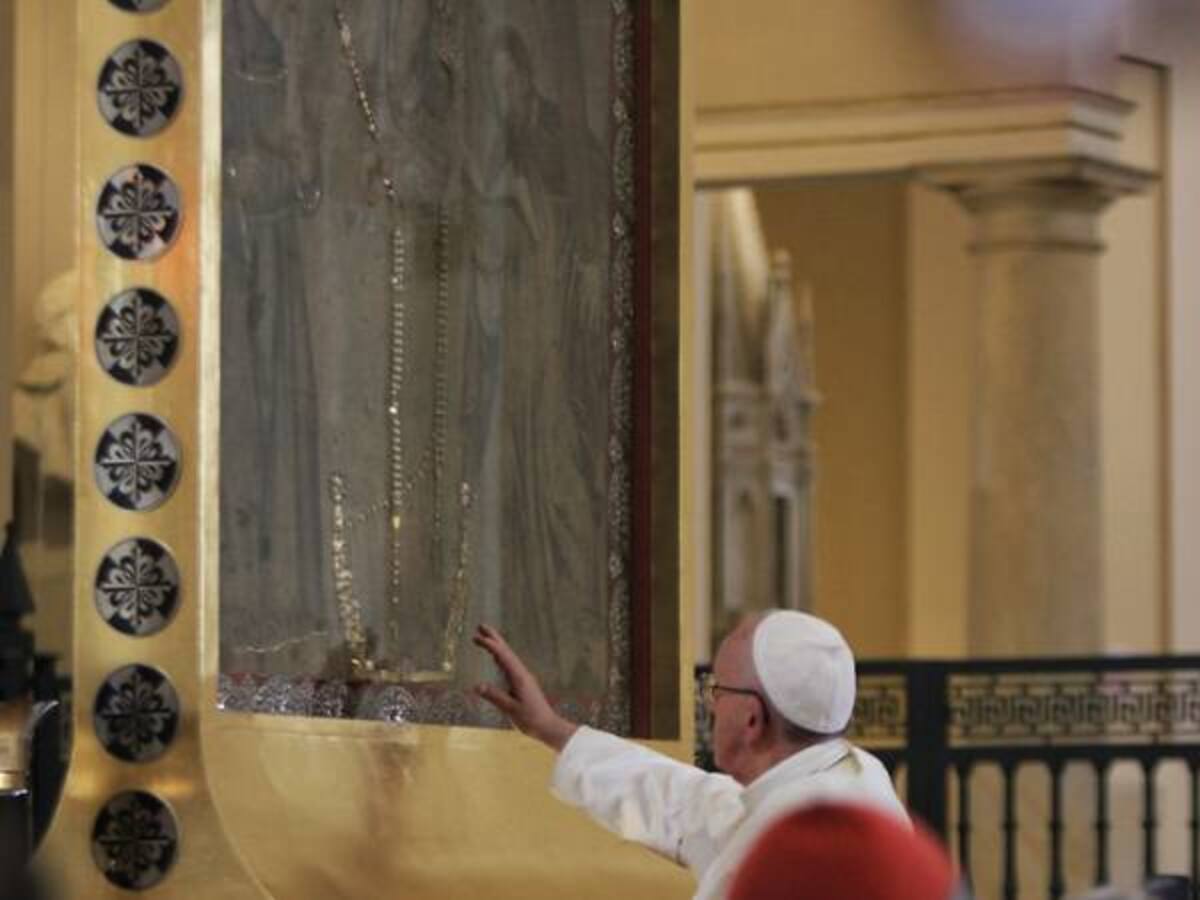 “El corazón de un padre no puede limitarse a la precaria comunicación impersonal”: Papa Francisco