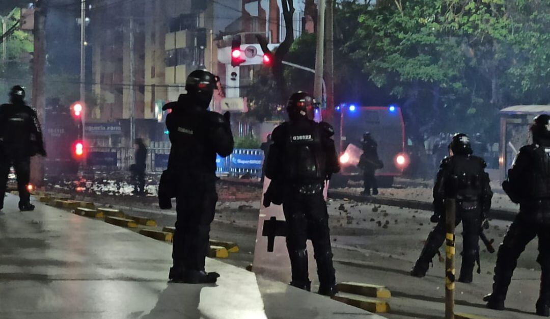 Disturbios en los alredores del estadio Romelio Martínez.