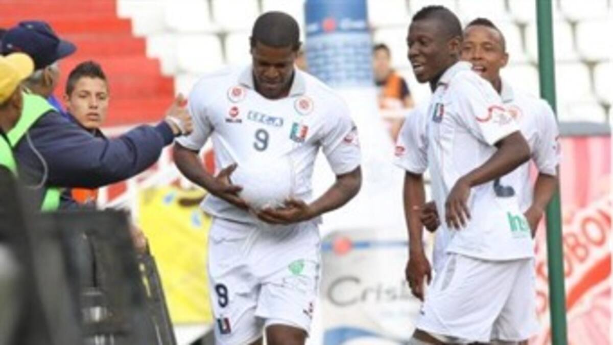 Once Caldas golea al América y lo saca del grupo de ocho