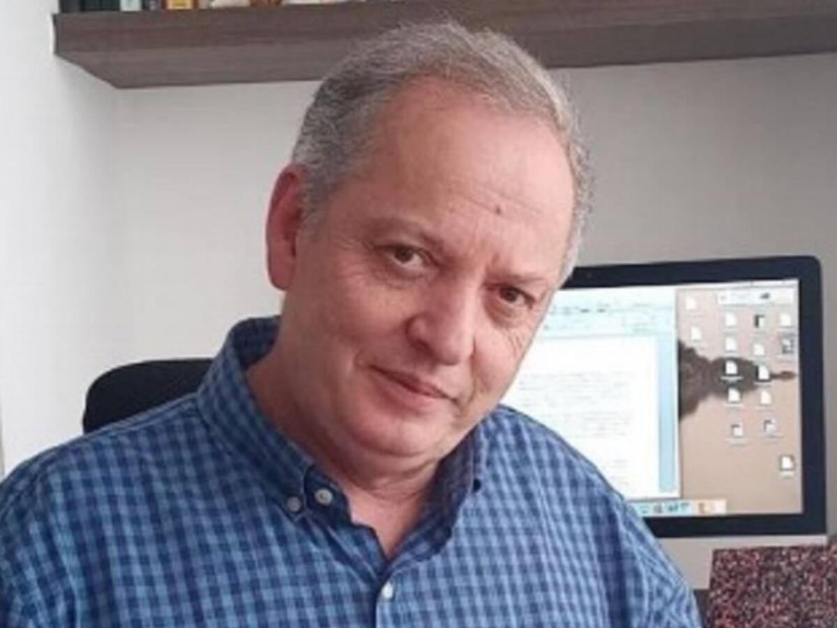 “Un mundo raro”, libro del periodista contador de historias Álvaro Vélez