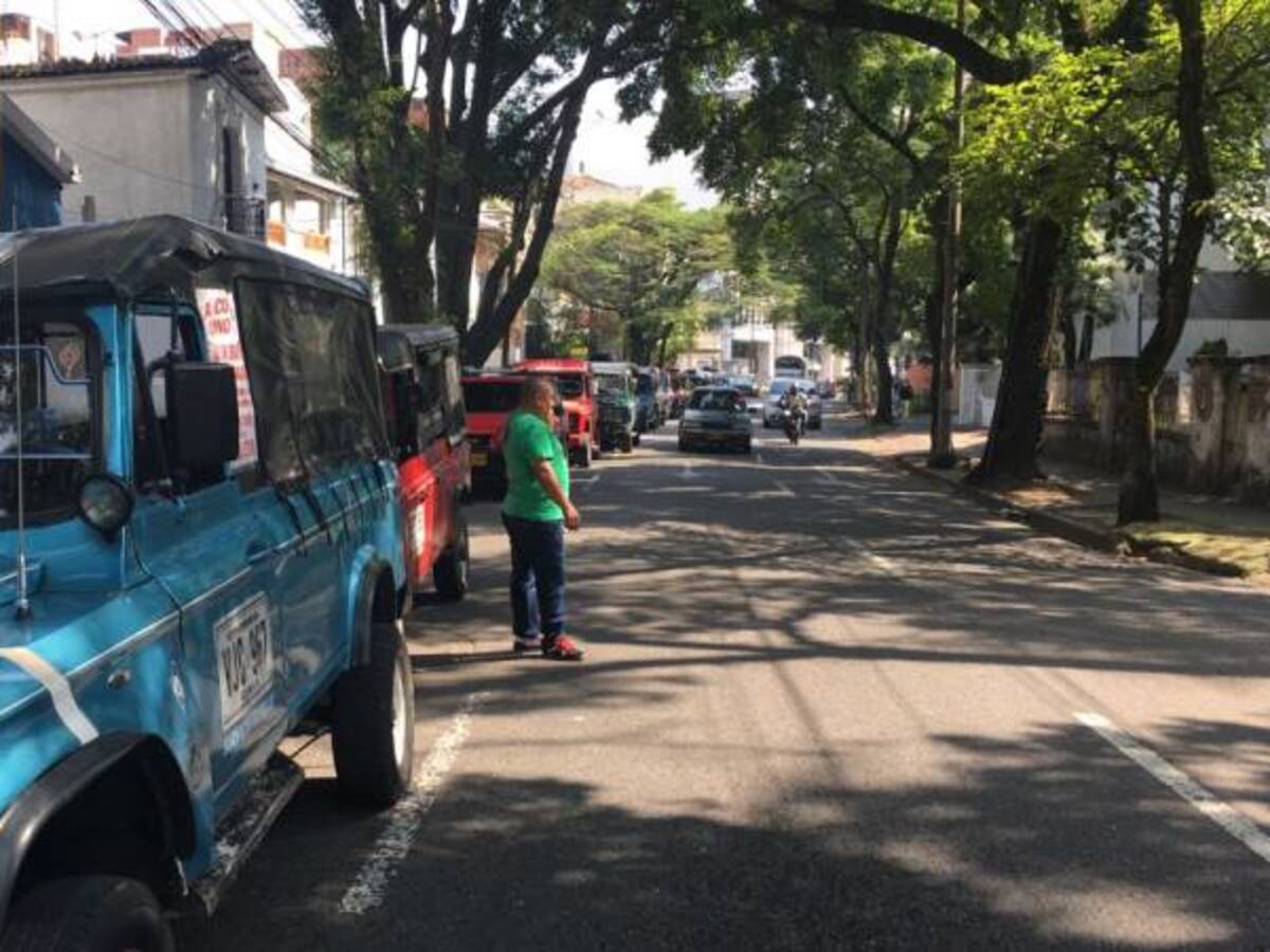 Conductores de camperos protestan por cierre de empresa transportadora