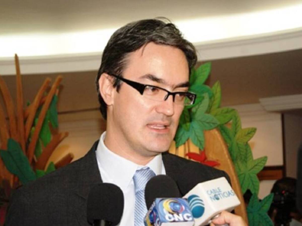 Tributaria y política de seguridad estancan en seco la economía: C. Garcés