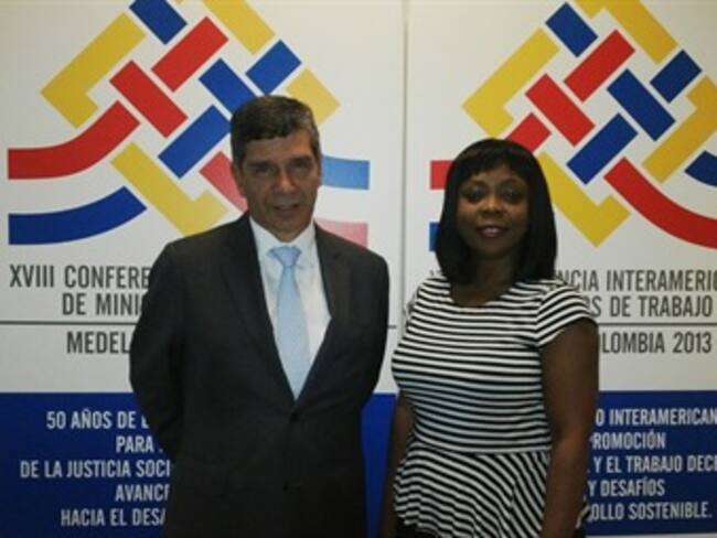 Ministro de Trabajo anuncia en Medellín propuestas por pensión compartida