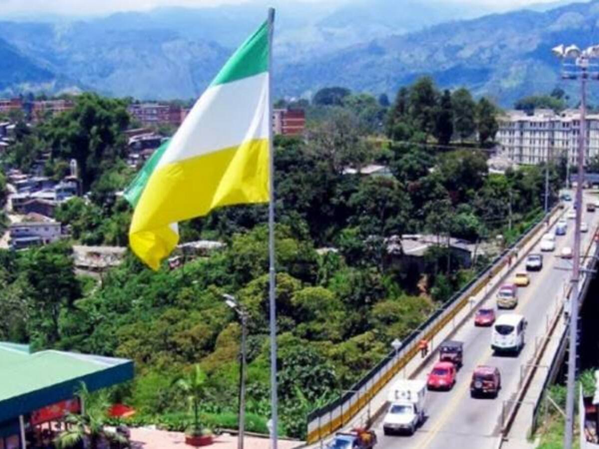 Policía evita suicidio de un adulto en el puente La Florida de Armenia