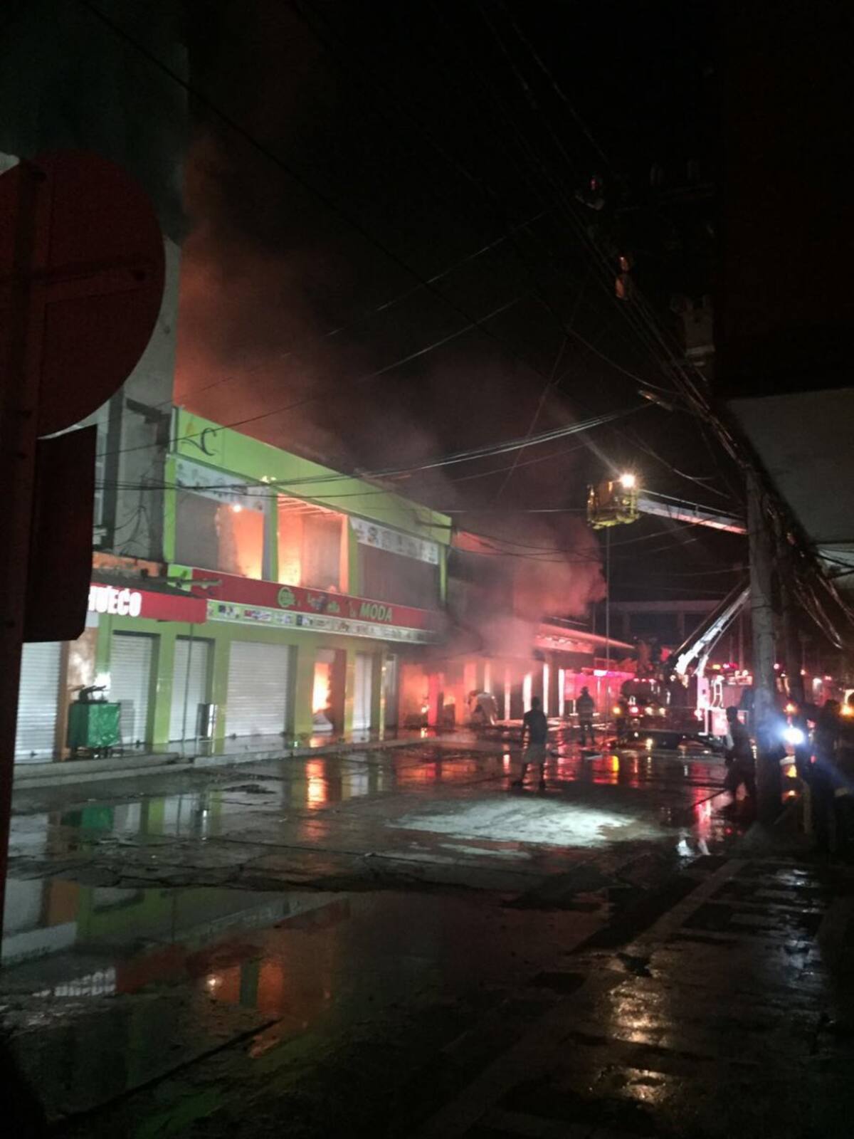 Las autoridades establecen que la causa pudo haber sido un corto circuito ocurrido en una bodega de plásticos.